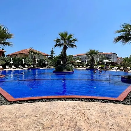 Bratanov Cascadas アパート