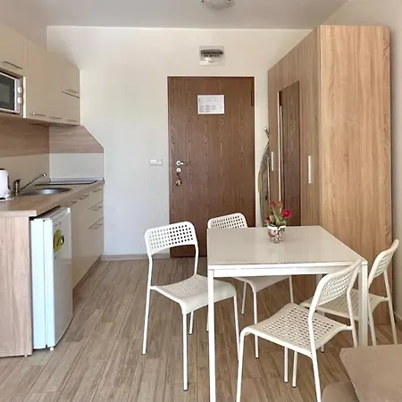 Bratanov Cascadas ラヴダ