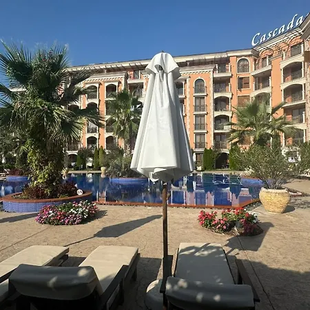 Daire Bratanov Cascadas *