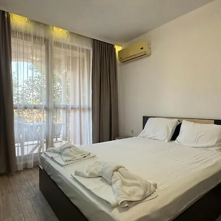 Bratanov Cascadas * Равда